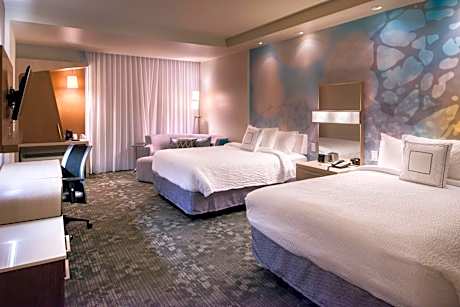 Queen Room with Two Queen Beds - Hearing Accessible