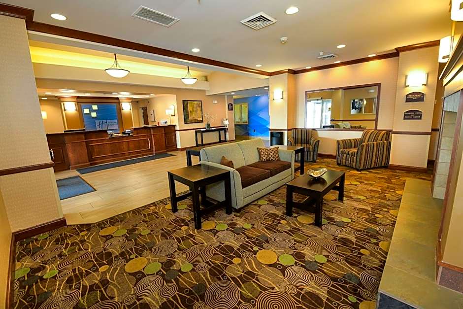 Holiday Inn Express Hotel & Suites Grand Forks By IHG