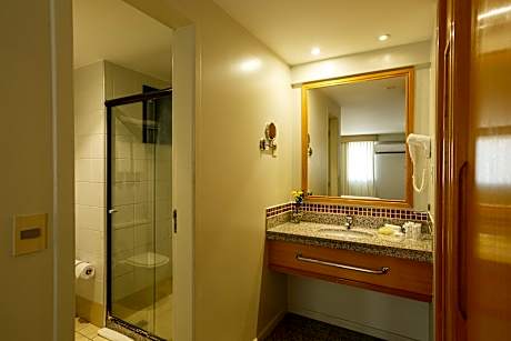 Superior Triple Room (1 Queen Bed and 1 Twin Bed)