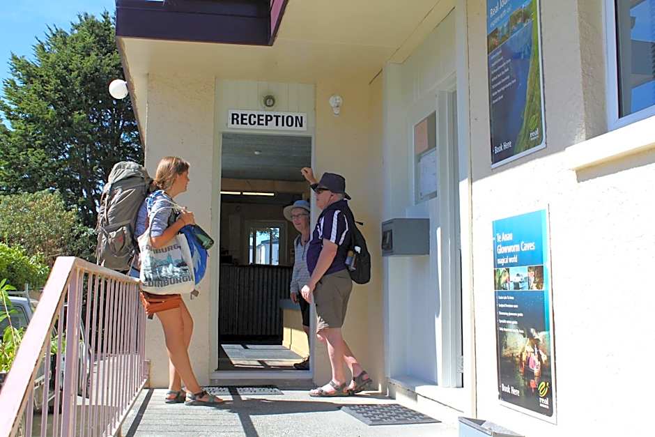 Te Anau Lakefront Backpackers