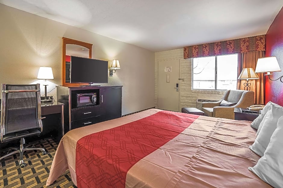 Econo Lodge Downtown