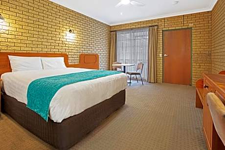 Executive Queen Suite