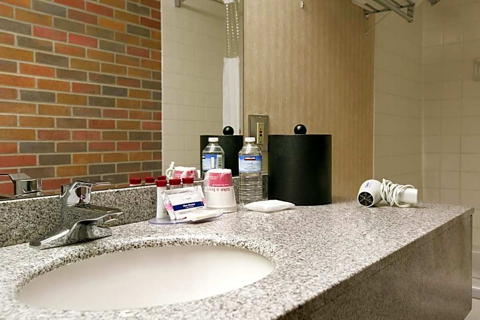 Ramada by Wyndham Lethbridge