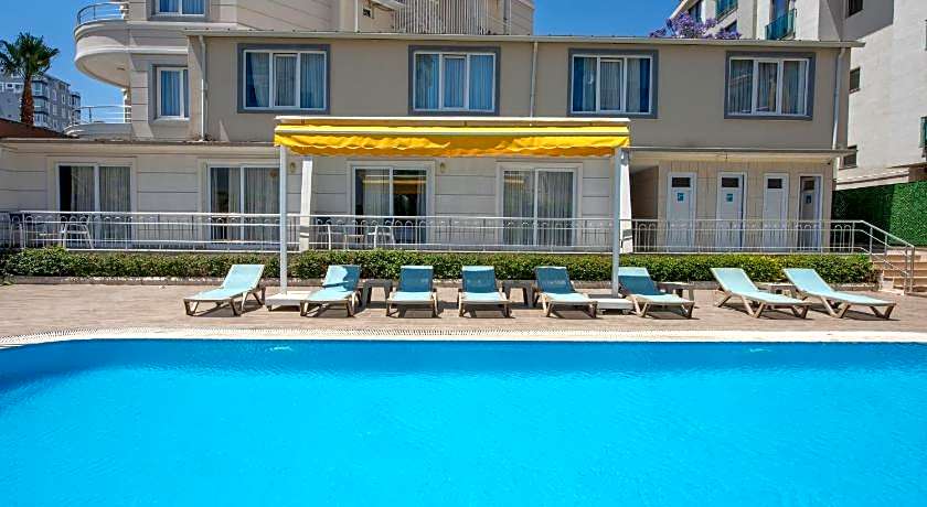 Citrus Luna Suite Hotel