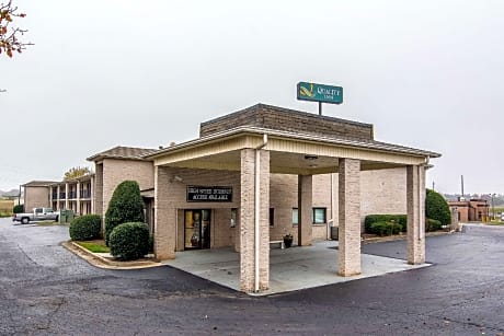 Quality Inn Oakwood - Gainesville