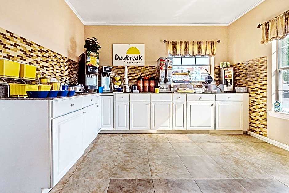 Days Inn by Wyndham Gainesville