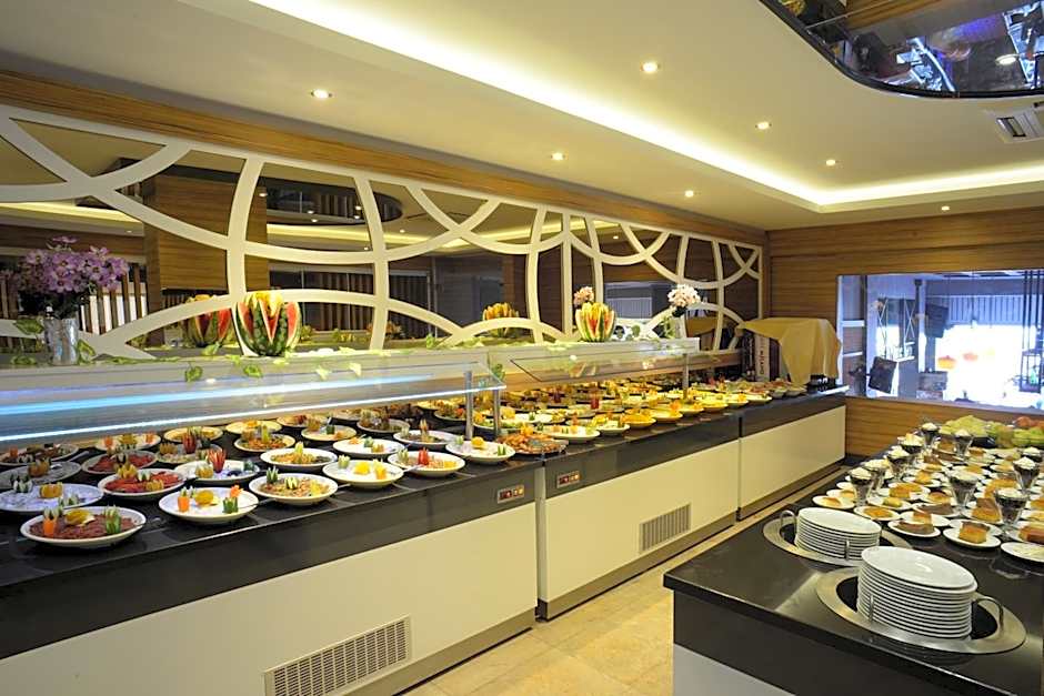 Maris Beach Hotel
