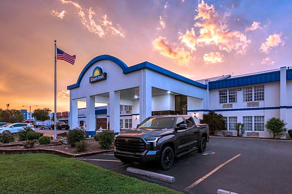 Days Inn by Wyndham Madisonville