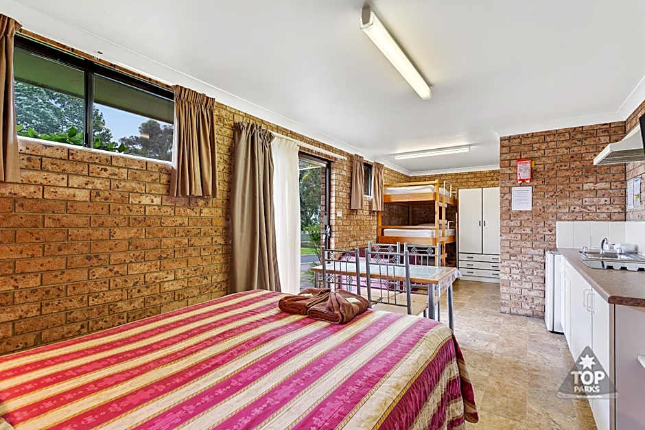 Fossicker Caravan Park