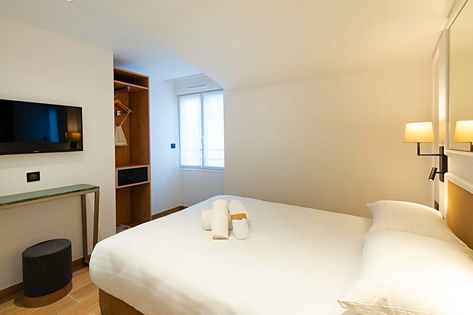HOTEL AU COEUR DE REPUBLIQUE