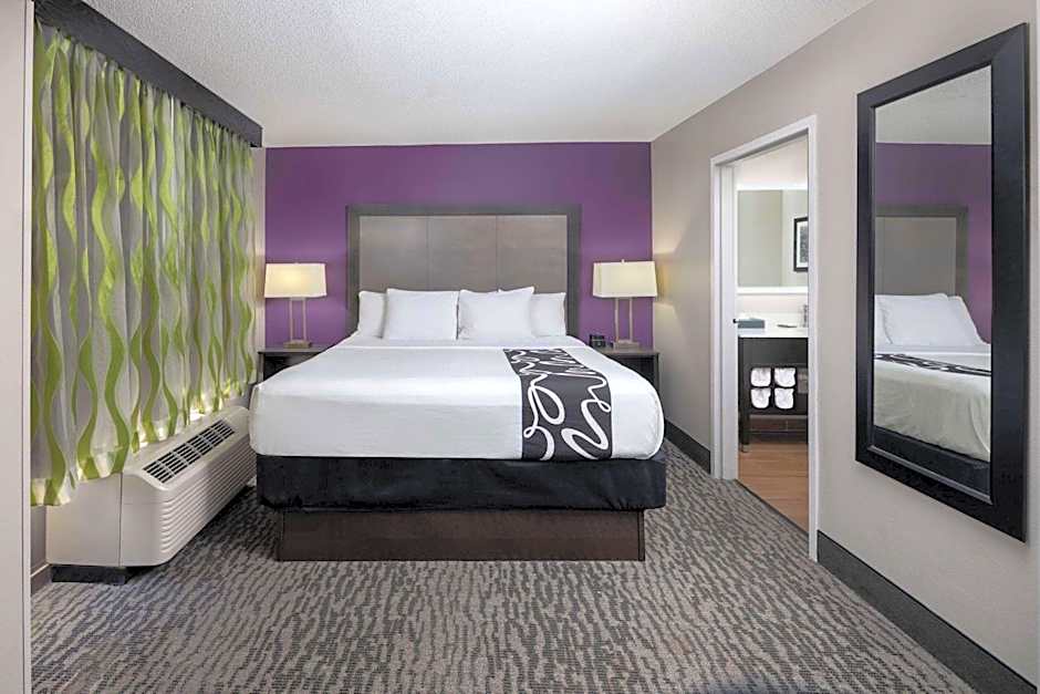 La Quinta Inn & Suites by Wyndham Kennesaw