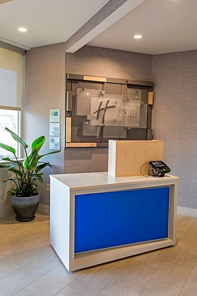Holiday Inn Express Nags Head Oceanfront By IHG