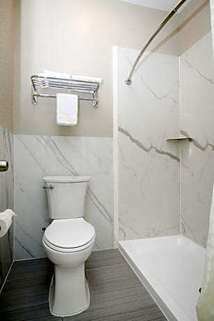 King Suite with Kitchenette - Non-Smoking