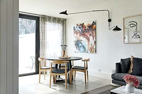 Luxe cottage in the heart of Sandy Bay