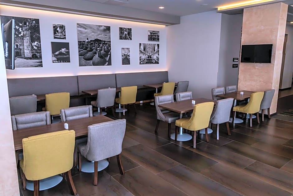 Hampton Inn & Suites By Hilton Puebla