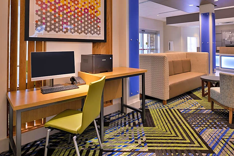 Holiday Inn Express & Suites - Marshalltown By IHG