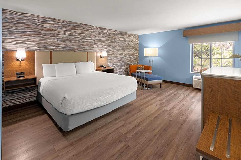La Quinta Inn & Suites by Wyndham Ruidoso Downs