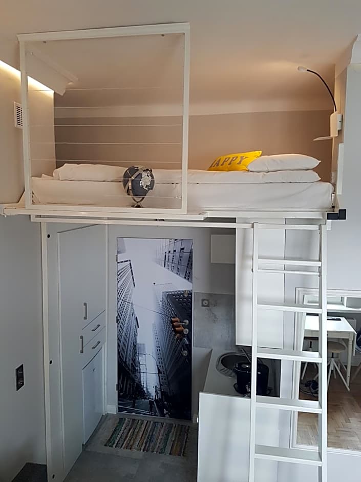 Planet Hostel
