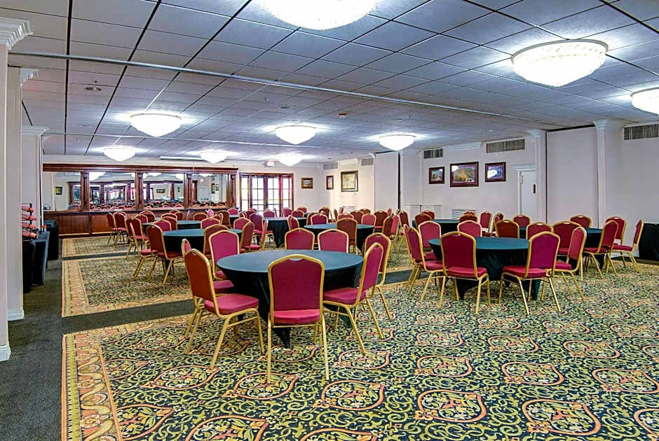 Ramada by Wyndham Metairie New Orleans Airport