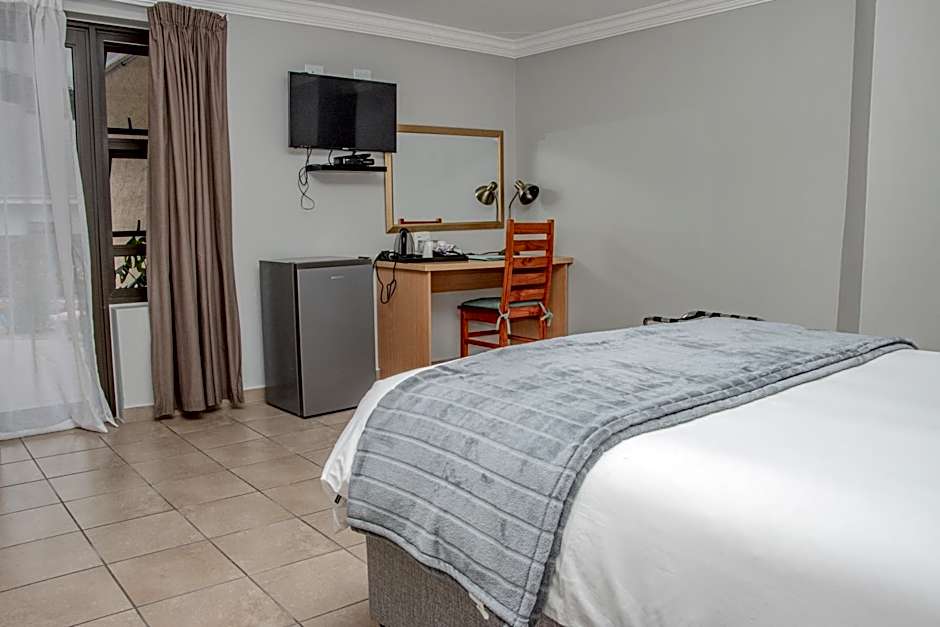 Woodpecker's Inn Guest House