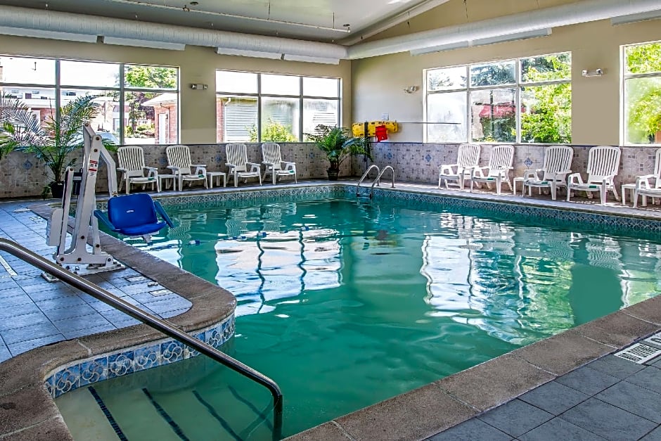 Quality Inn & Suites Ann Arbor Hwy 23