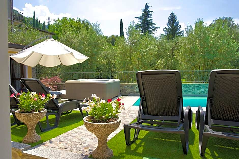 Hotel Diffuso Il Portichetto sulla collina a Vezio Perledo