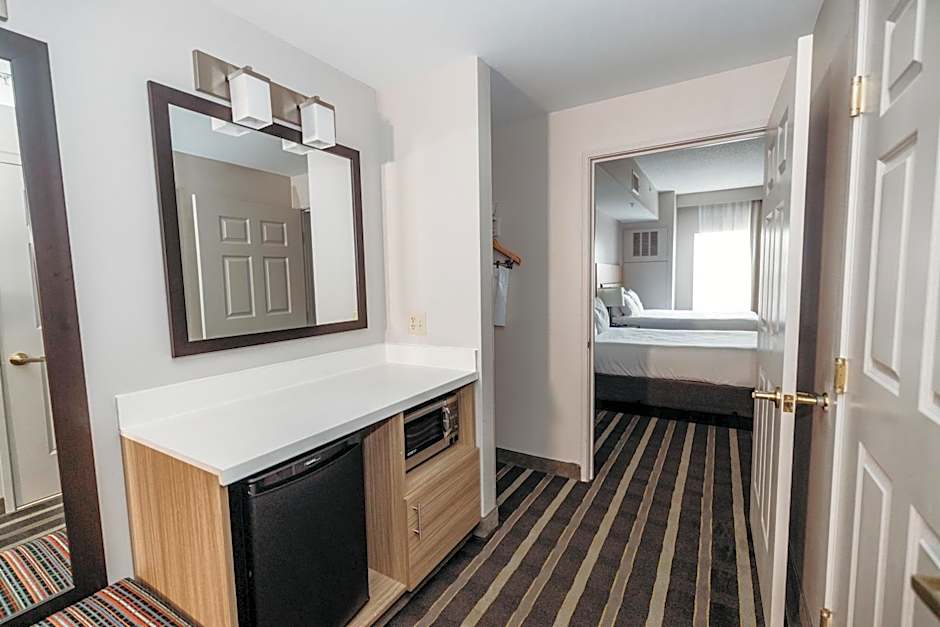 Parkview Inn & Suites, Lancaster Amish Country, PA