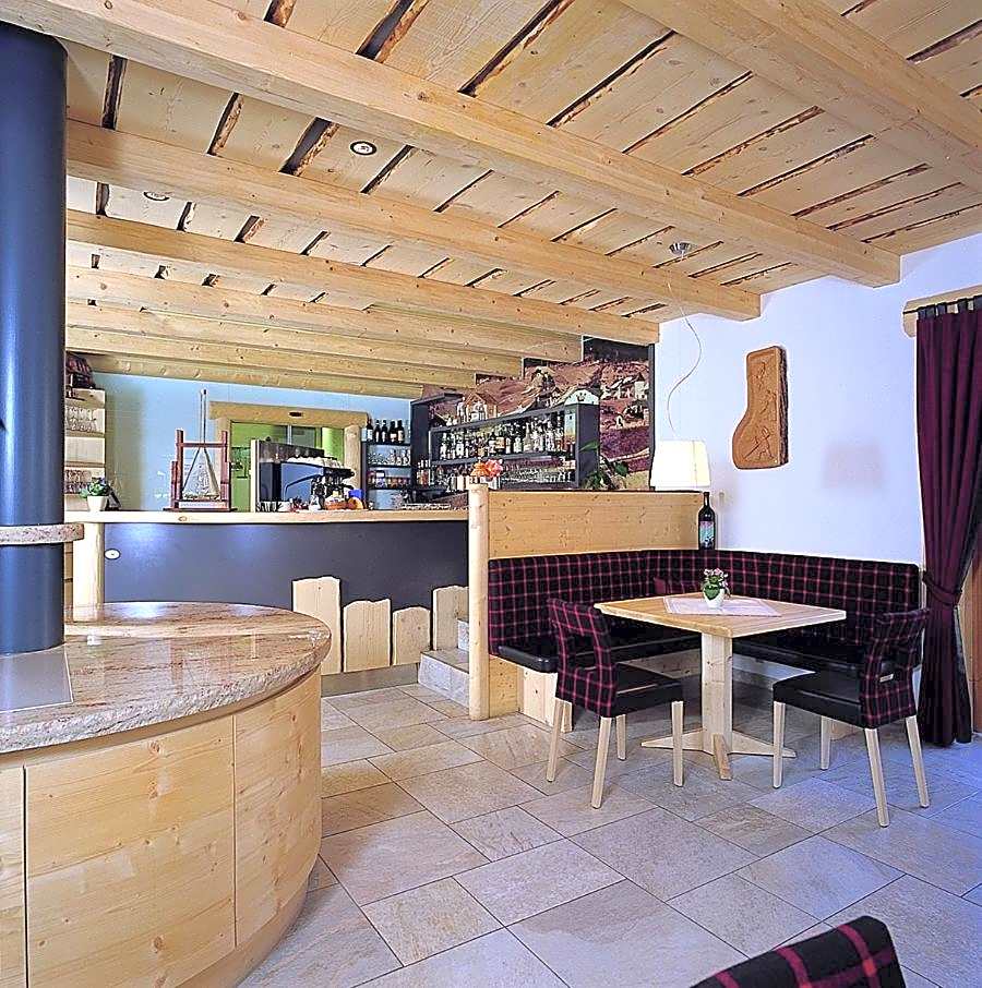 Apartments Restaurant Rusctlea