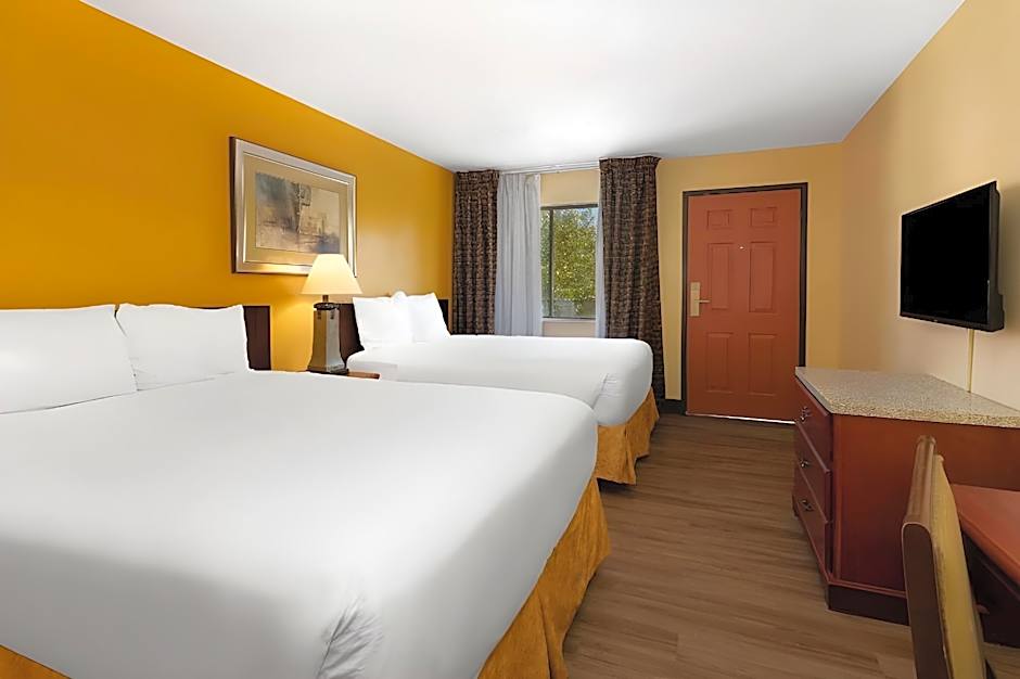 Travelodge by Wyndham Albuquerque East