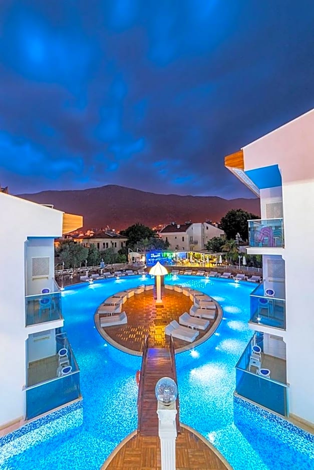 Ocean Blue High Class Hotel