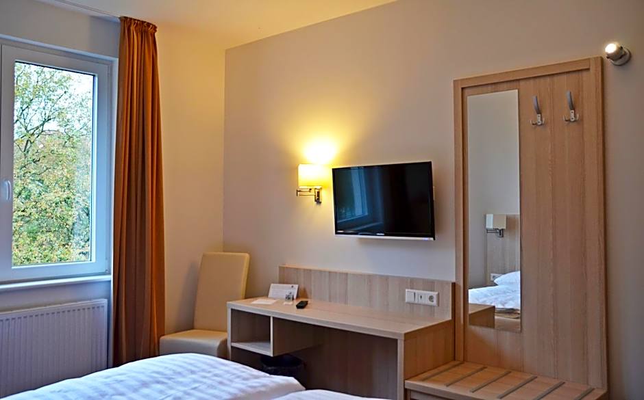 Photo 1 of 3 of Double Room