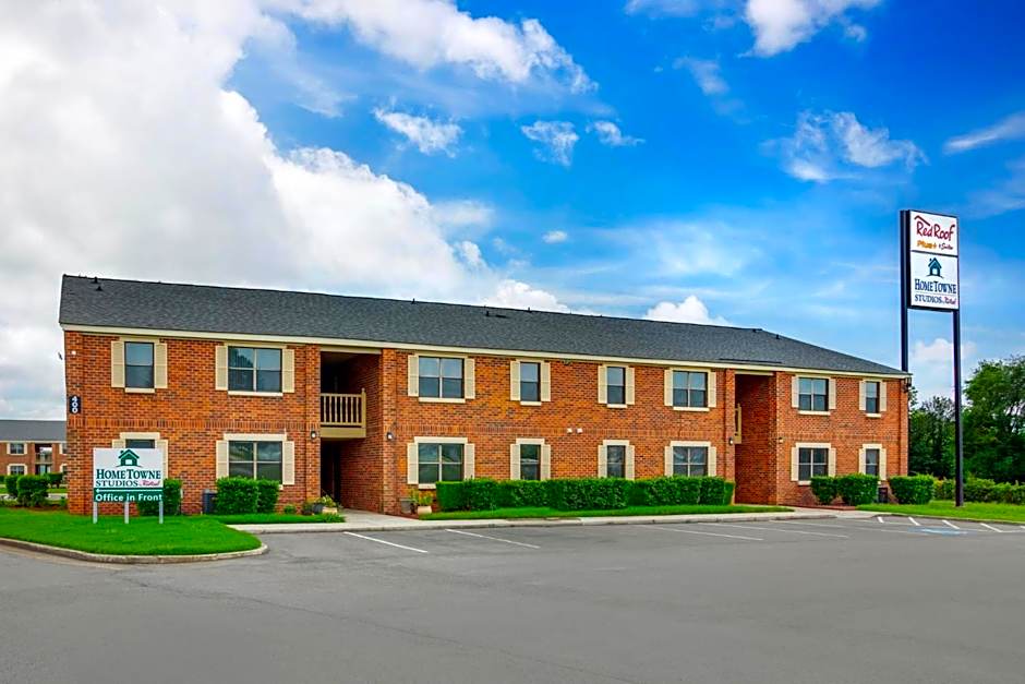 HomeTowne Studios by Red Roof Huntsville - Madison