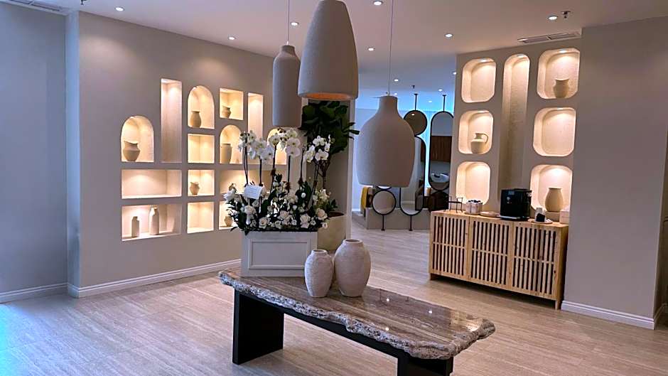 The House Hotel Al Khiran