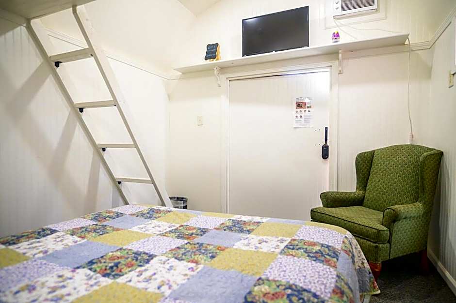 Genas's Sierra Inn & Restaurant