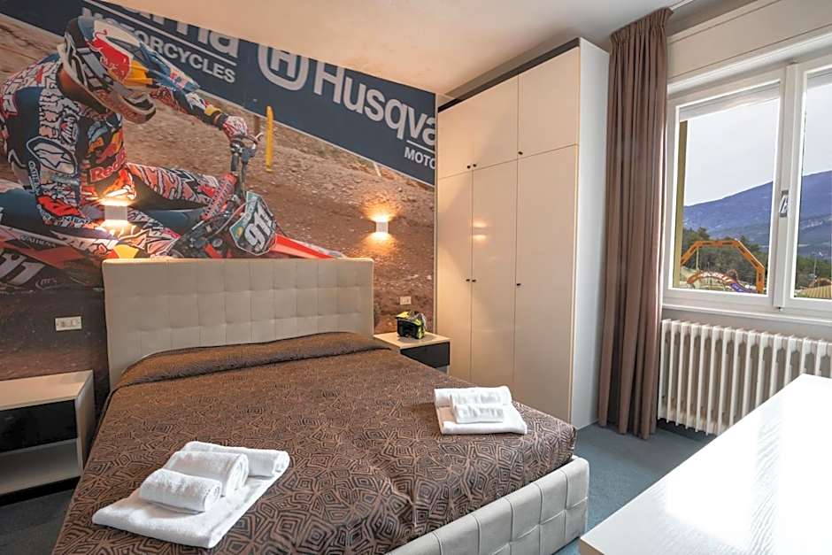 Photo 1 of 9 of 1 Double Bed or 2 Beds