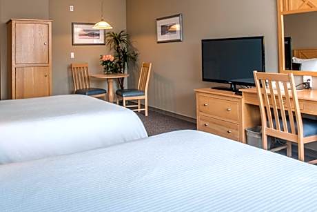 Deluxe Queen Room with Two Queen Beds and Kitchenette