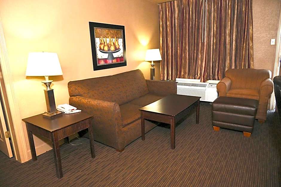 Fortune Inn & Suites