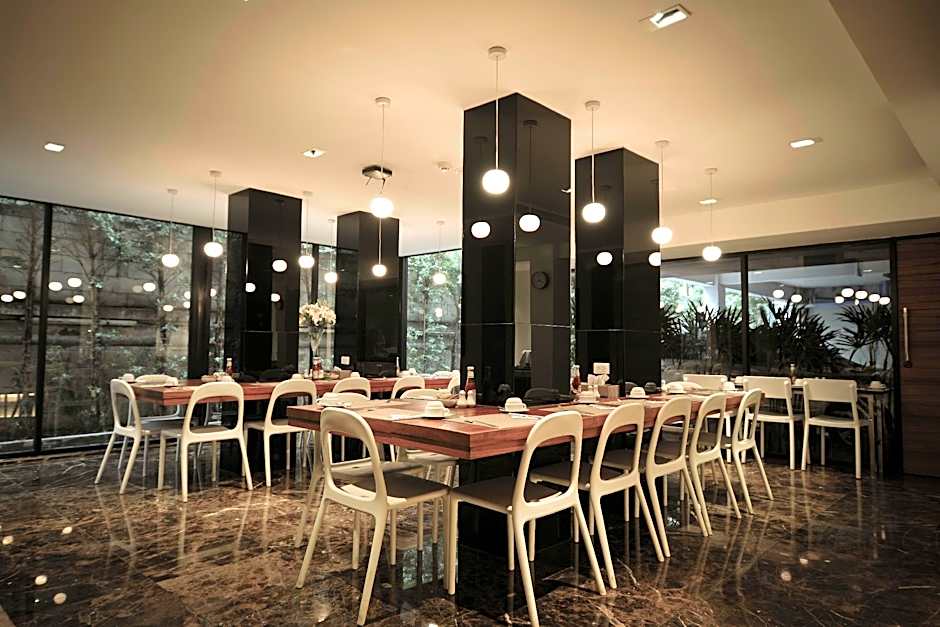 S33 Compact Sukhumvit Hotel