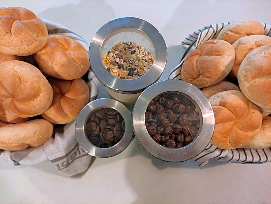 Helvetia Plus B&B - PRIVATE ROOMS and APARTMENTS