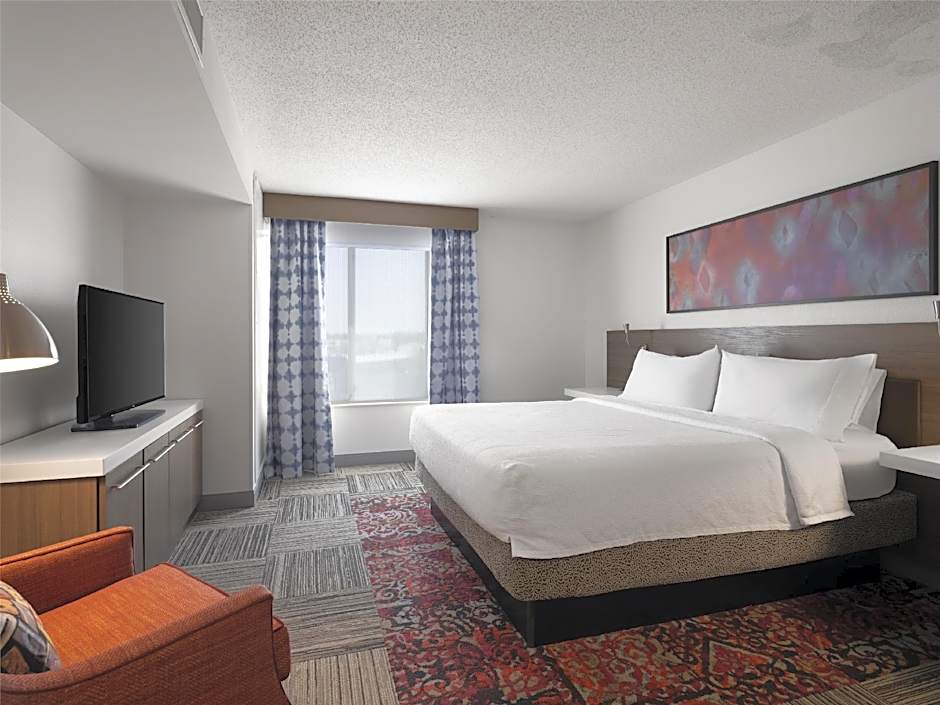 Photo 1 of 8 of Deluxe 1 King Bed, Hearing/Mobility Accessible, Roll in Shower