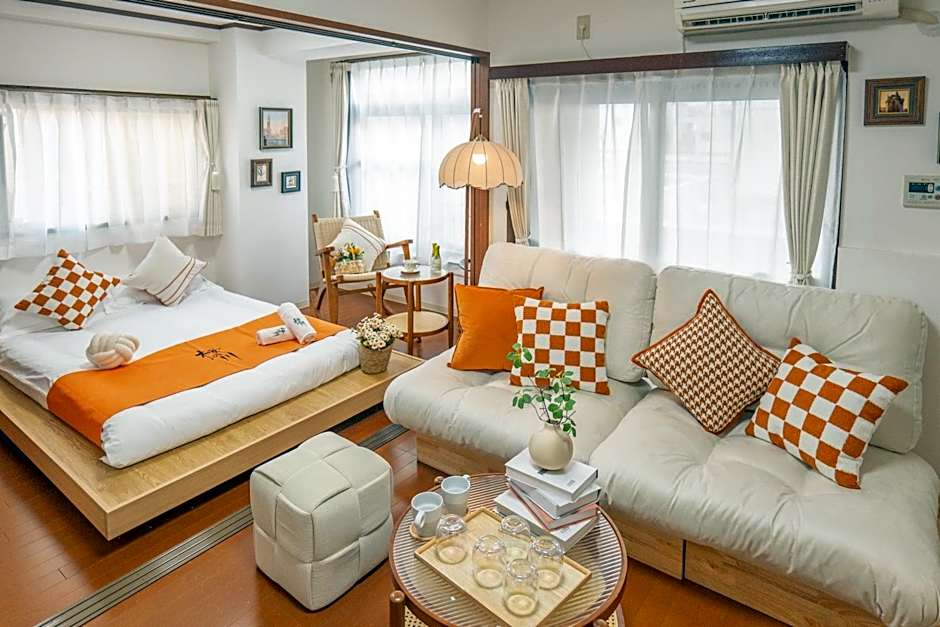 34 Sugamo Diamond mansion 401 direct to Ikebukuro Yamanote line 5mins