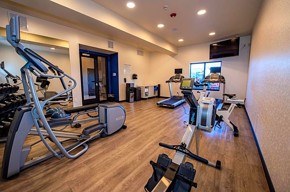 Holiday Inn Express & Suites - Colorado Springs AFA Northgate, an IHG Hotel