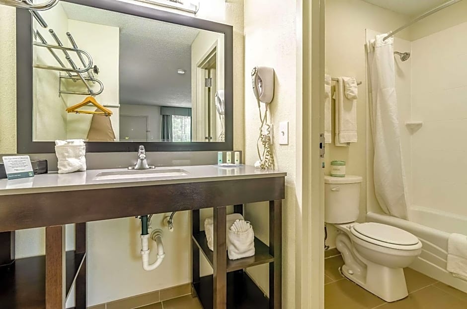 Quality Inn & Suites Creedmor - Butner