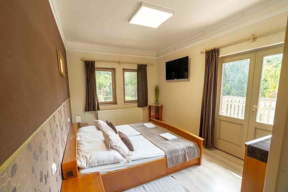 Pollushof Panzió és Étterem