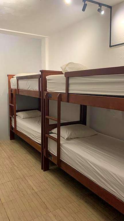 Bed in 8-Bed Dormitory Room — 4 fotoğraftan 1. fotoğraf