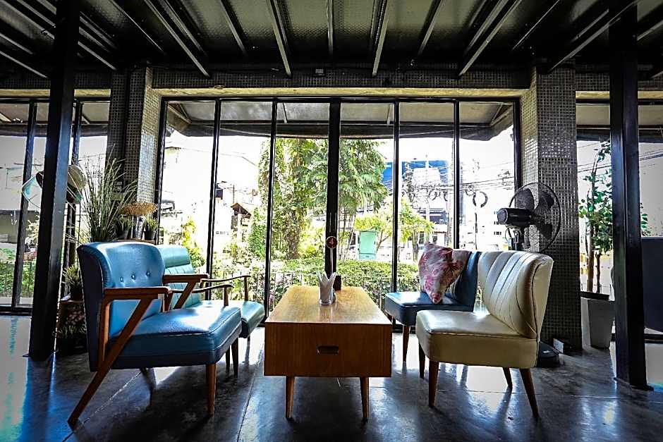 Quip Bed & Breakfast Phuket Hotel