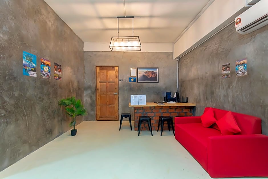 OYO 43993 Madsuite