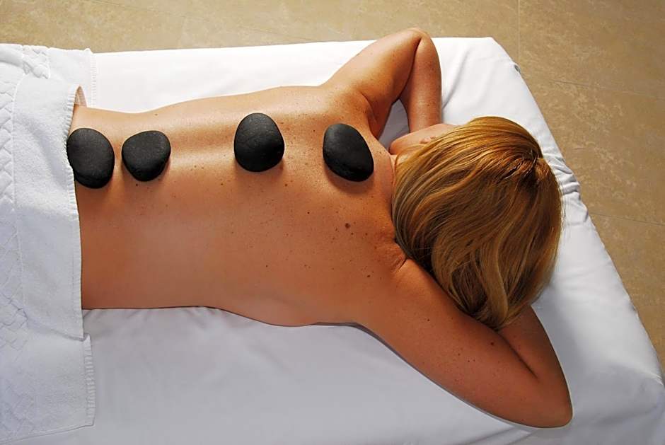 Alma Del Lago Suites & Spa