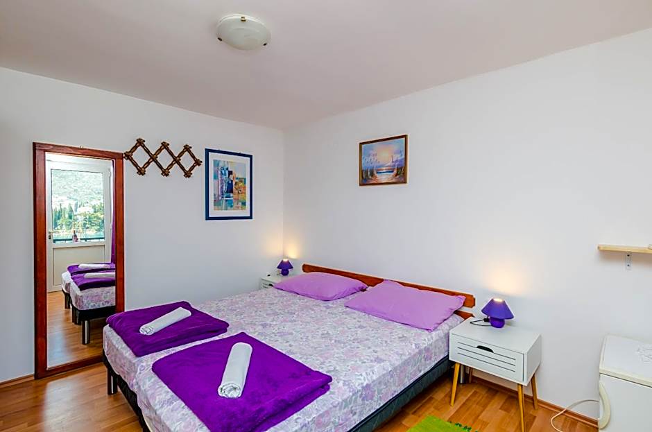 Apartments & Rooms Mihajica