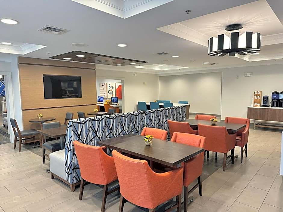 Holiday Inn Express Hotel & Suites Dewitt - Syracuse By IHG